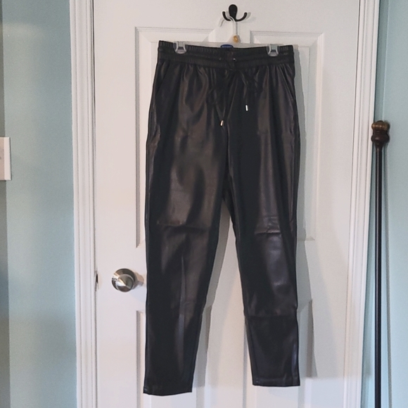 Medium black faux leather Camber & Grace pants - Picture 1 of 2